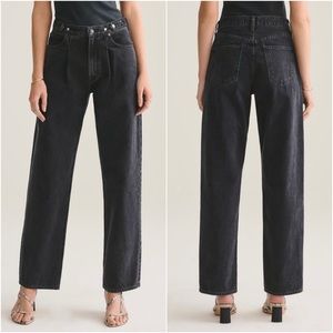 SOLD//Baggy Mid Rise Pleated Oversized Jean
